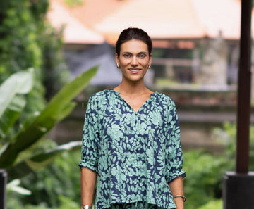 Humidity Fleur Blouse. Mint/Navy